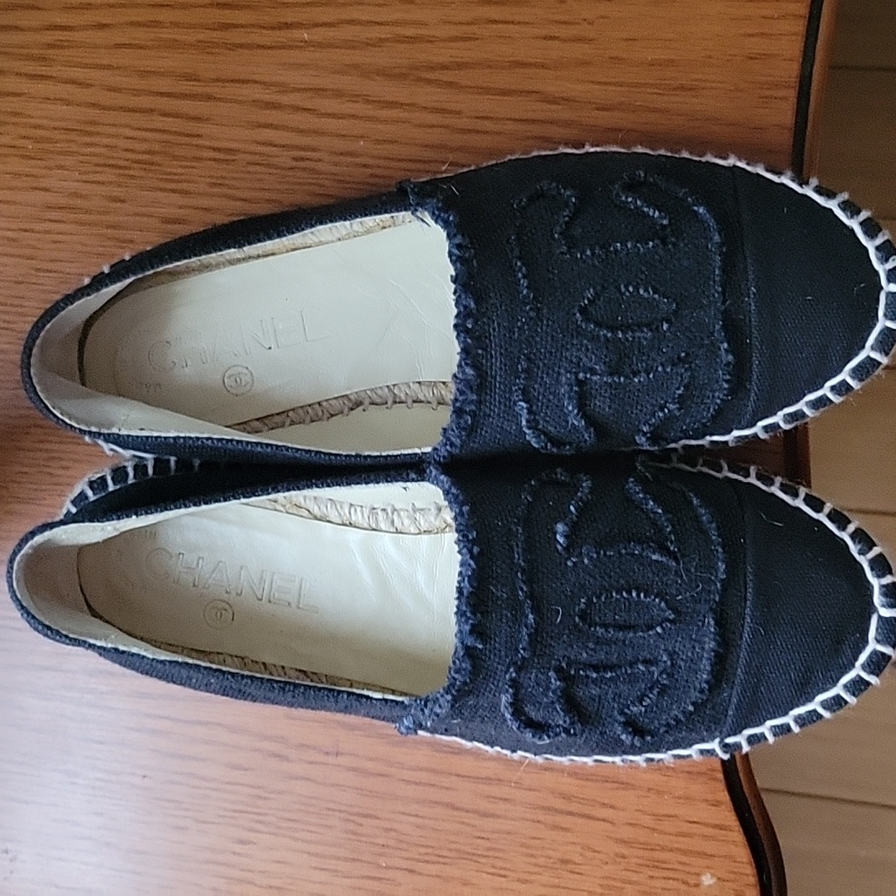 Chanel classic logo shoes size 7 - Picture 5 of 14